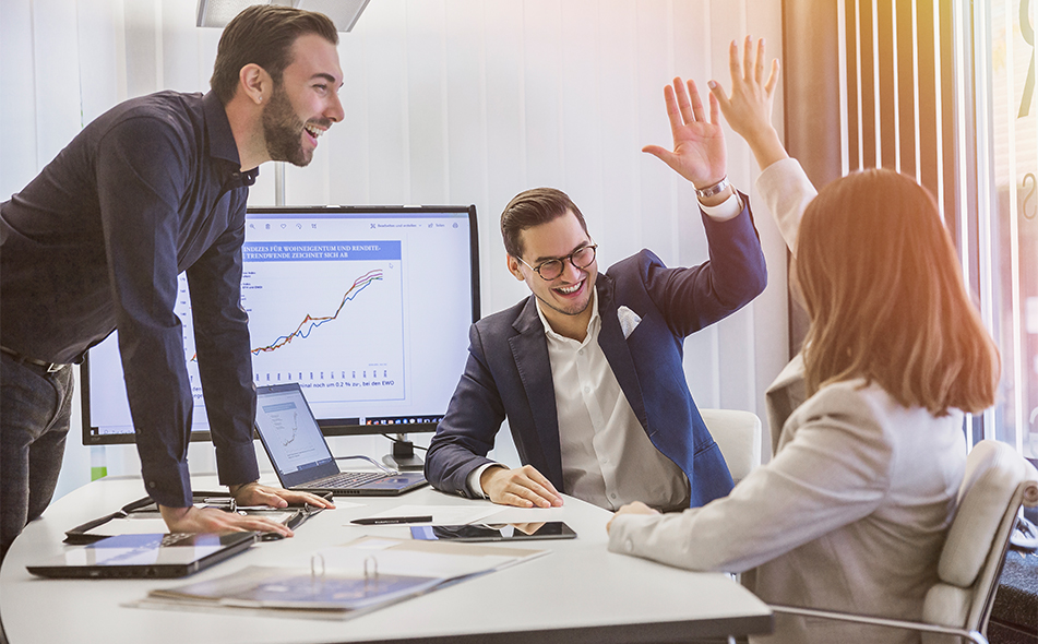 Motivierte Immobilienmakler bei der Arbeit | IMMOSEEKER.CH